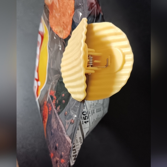 2 CHIP CLIPS (NWOT) - Picture 3 of 4